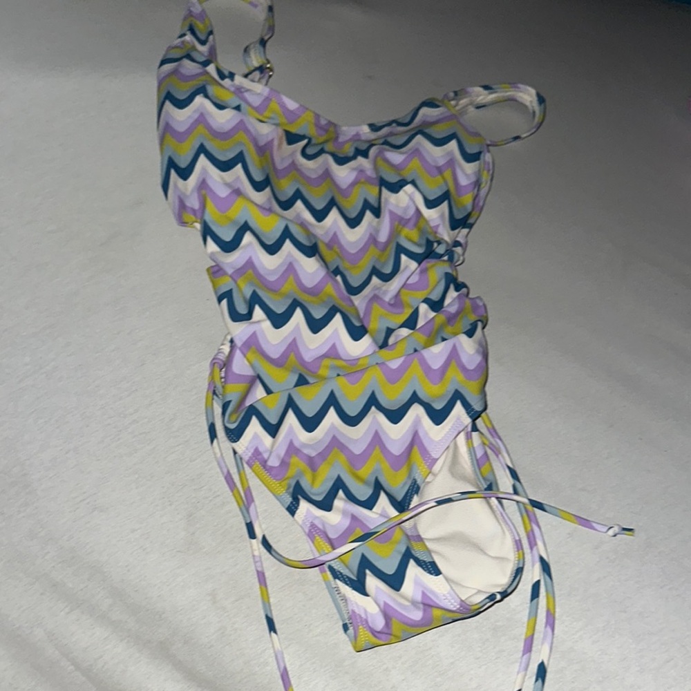 Womens Size Large Sandflower One Bathing Suit.